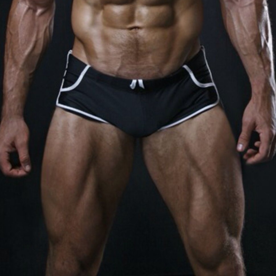Front view of a bodybuilders thighs